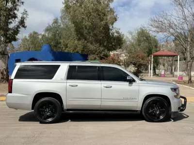 Chevrolet Suburban VUD 2016