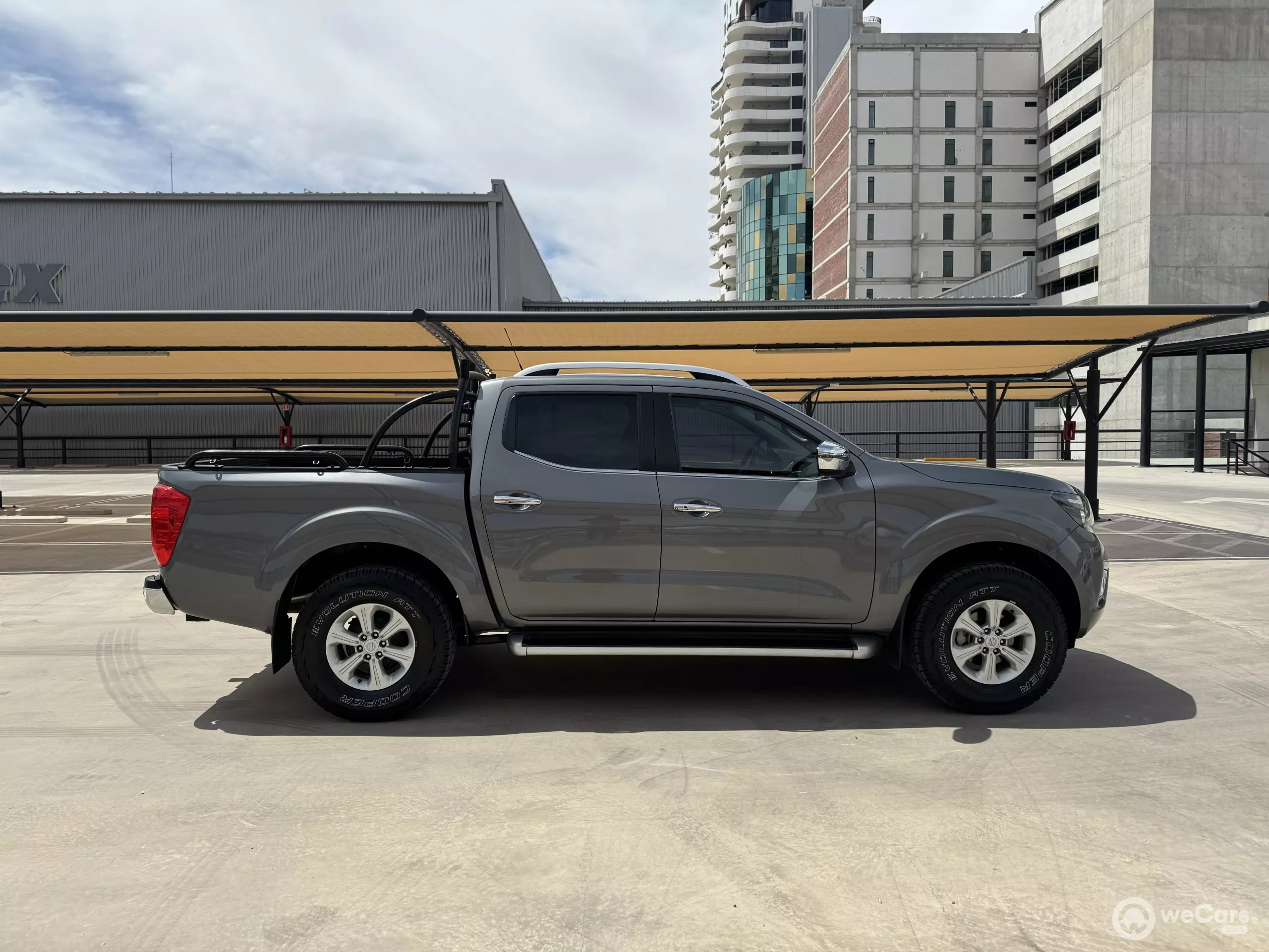 Nissan NP300 Frontier Pick-Up