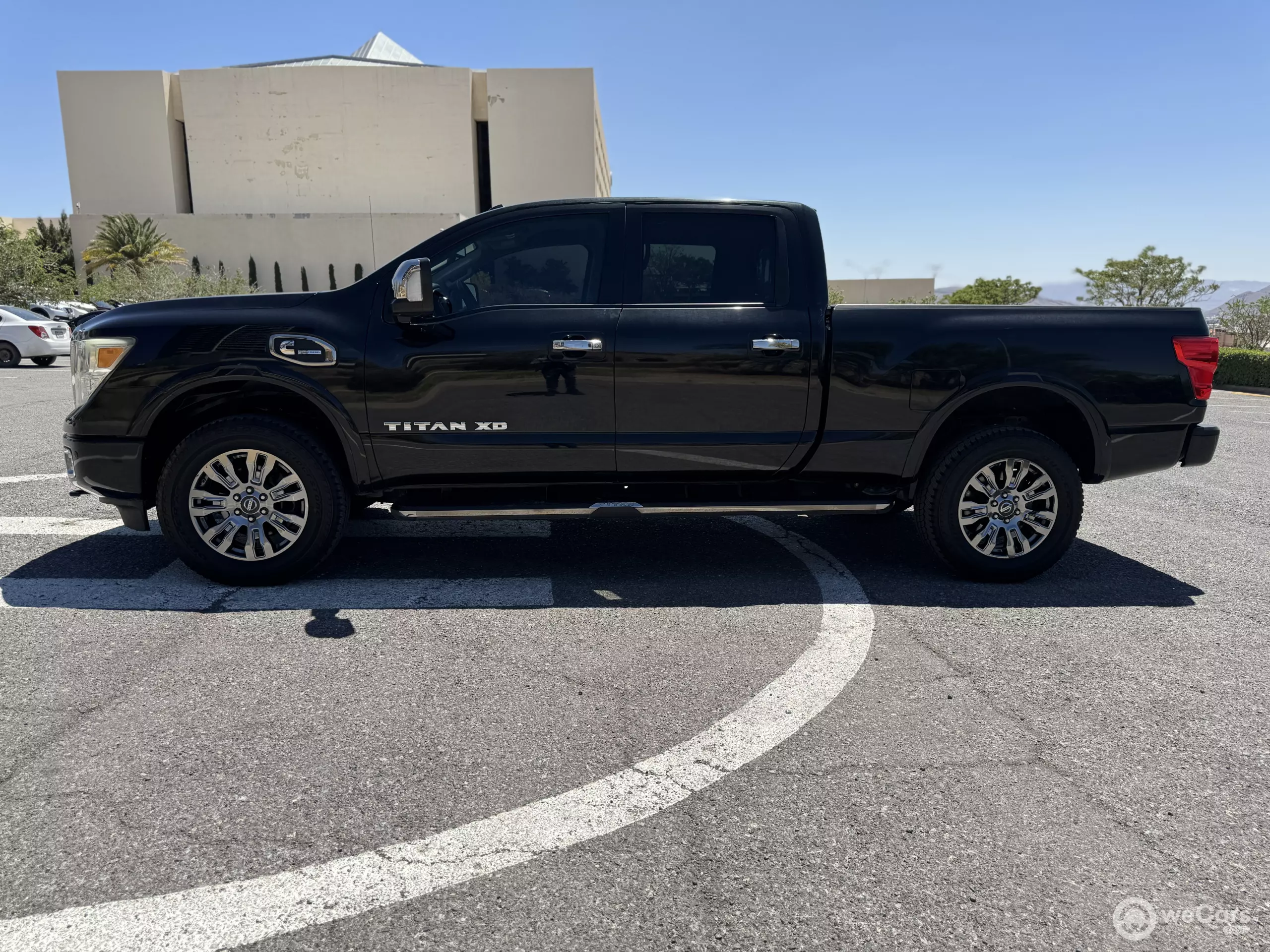 Nissan TITAN 