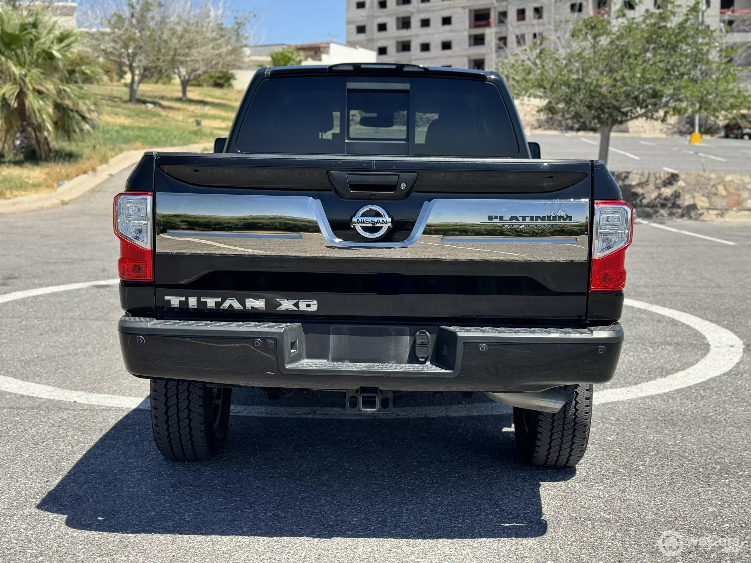 Nissan TITAN 