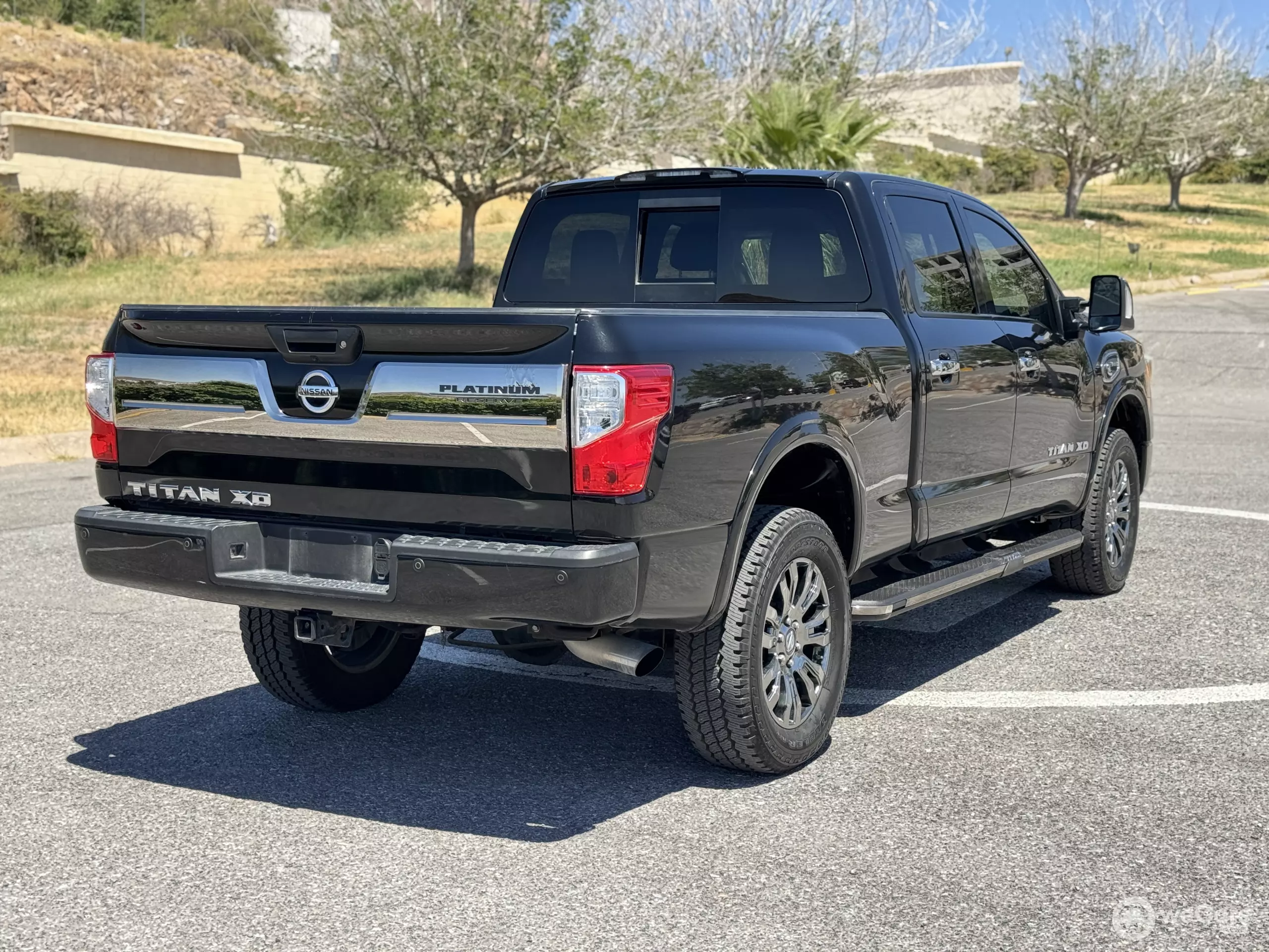 Nissan TITAN 