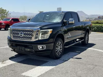 Nissan TITAN 2016