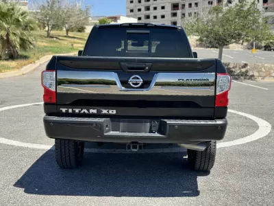 Nissan TITAN 2016