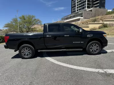 Nissan TITAN 2016