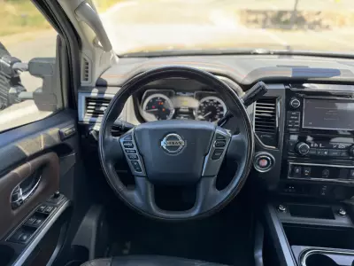 Nissan TITAN 2016