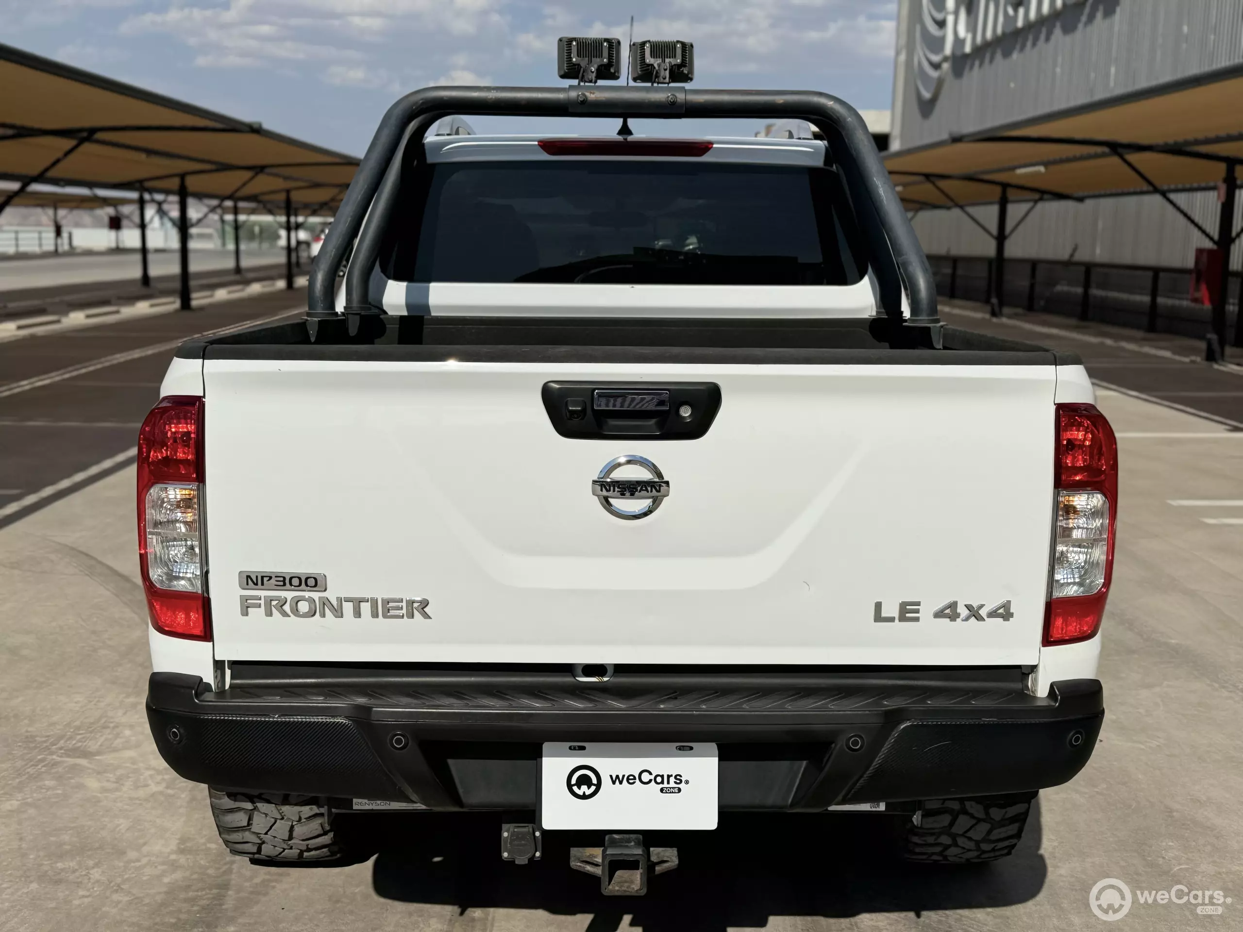 Nissan NP 300 Frontier Pick-Up