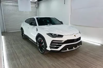 Lamborghini URUS 2021