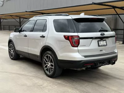 Ford Explorer VUD 2019