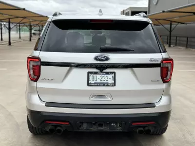 Ford Explorer VUD 2019