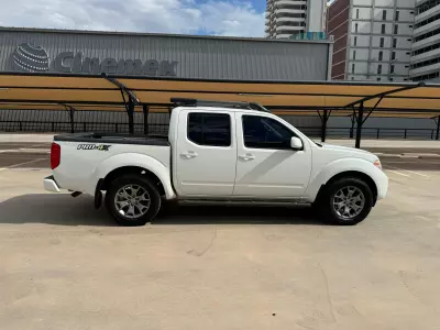 Nissan Frontier y NP 300 Frontier Pick-Up 2015