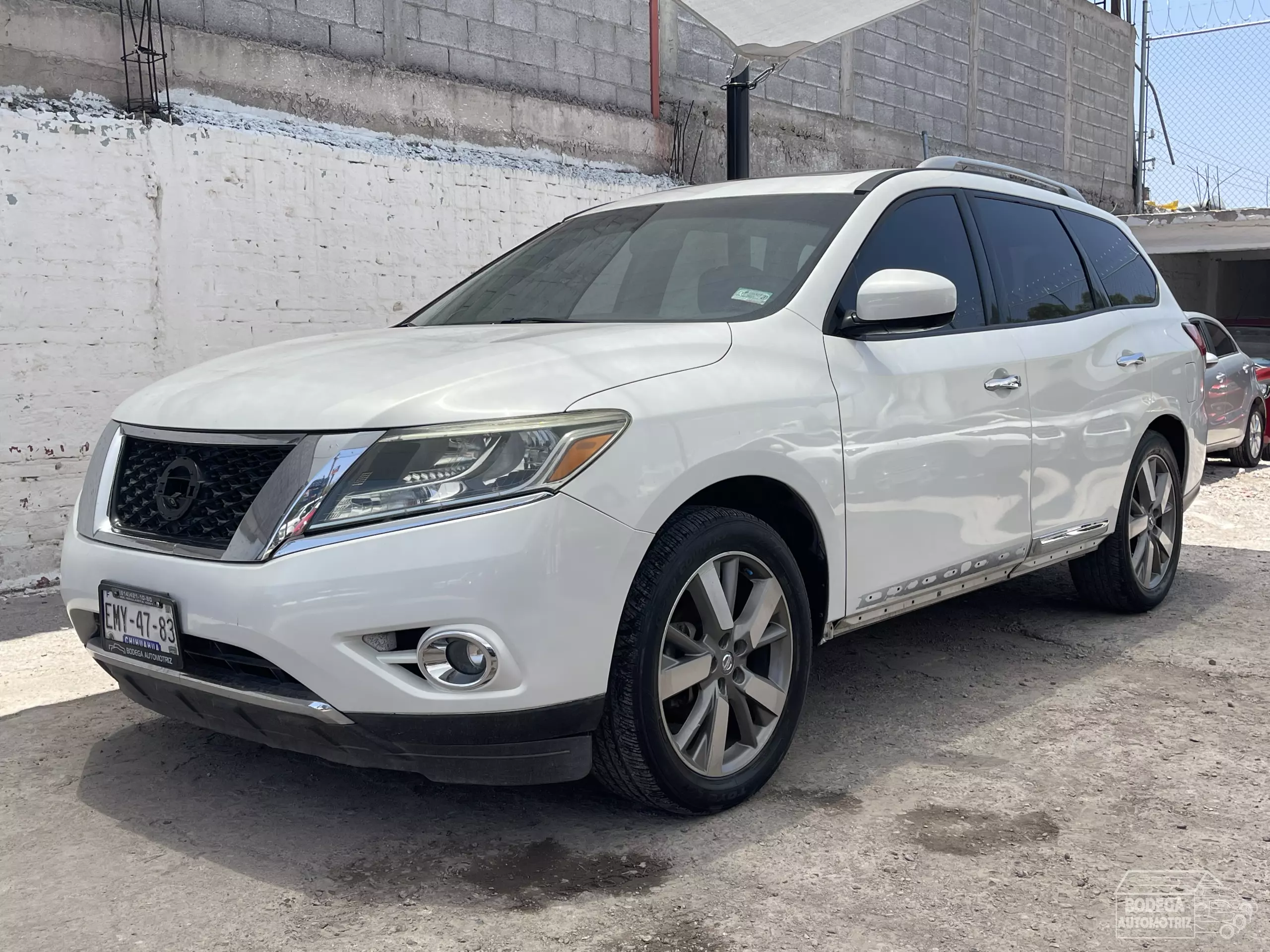 Nissan Pathfinder VUD