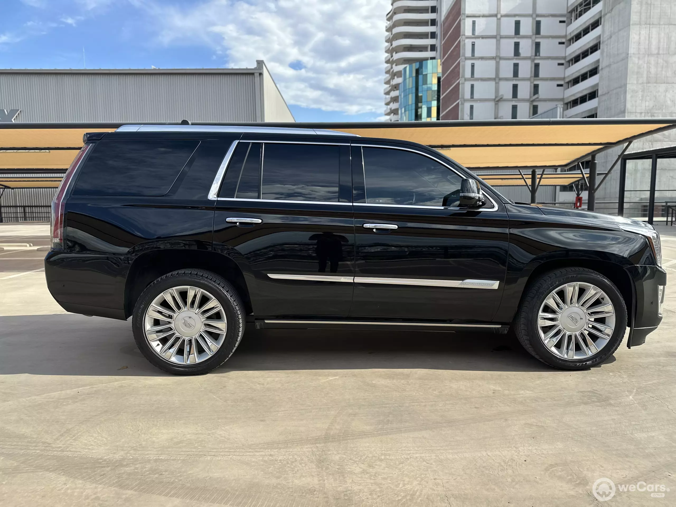 Cadillac Escalade VUD