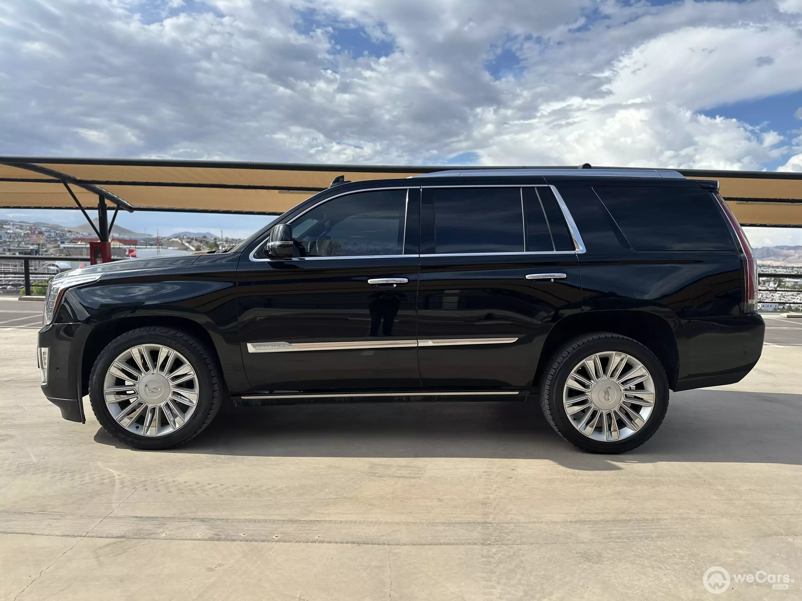 Cadillac Escalade VUD