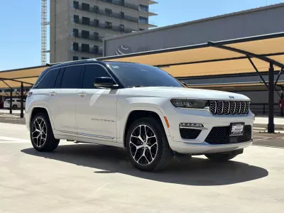 Jeep Grand Cherokee VUD 2022