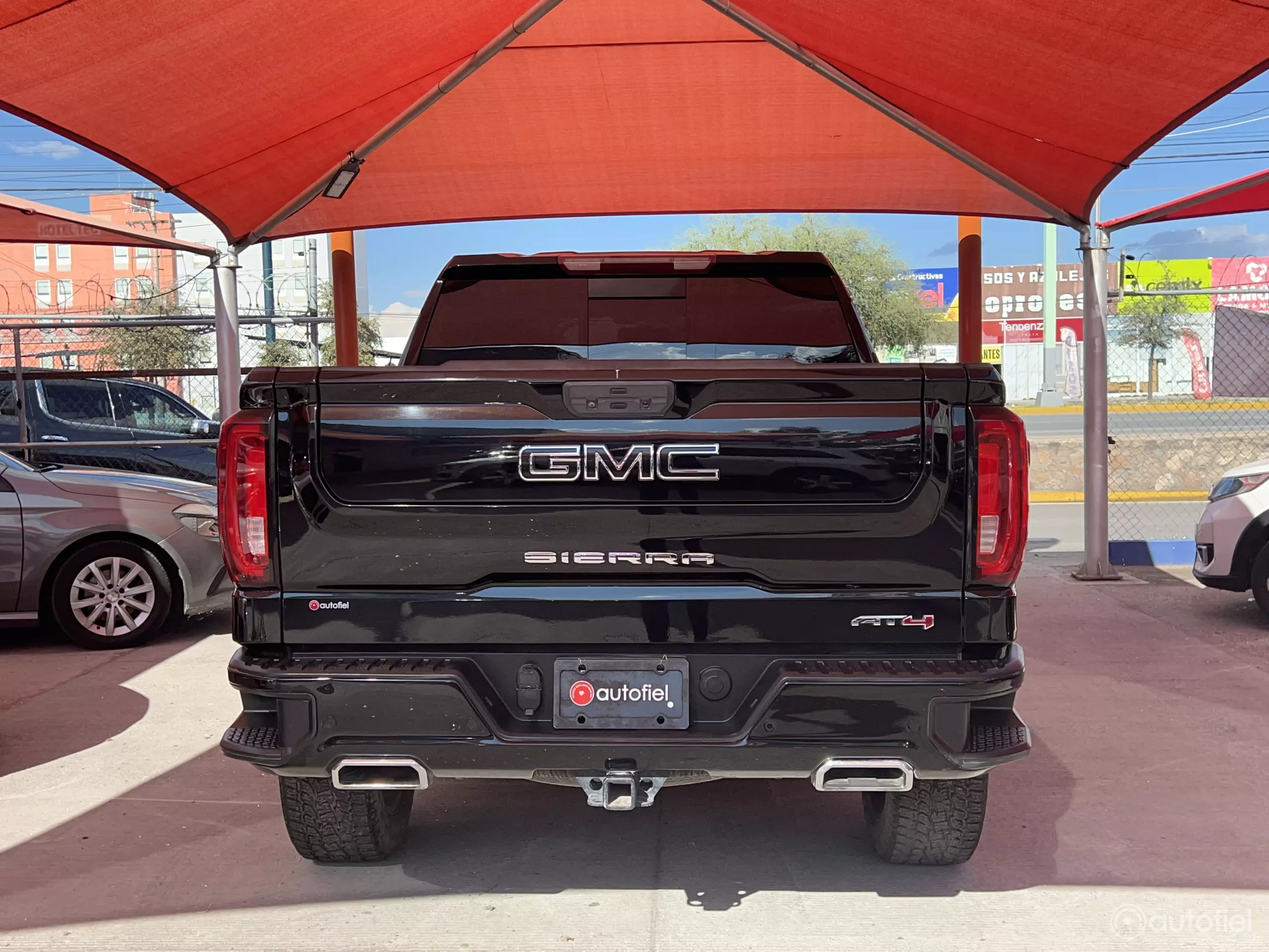 GMC Sierra Pick-Up