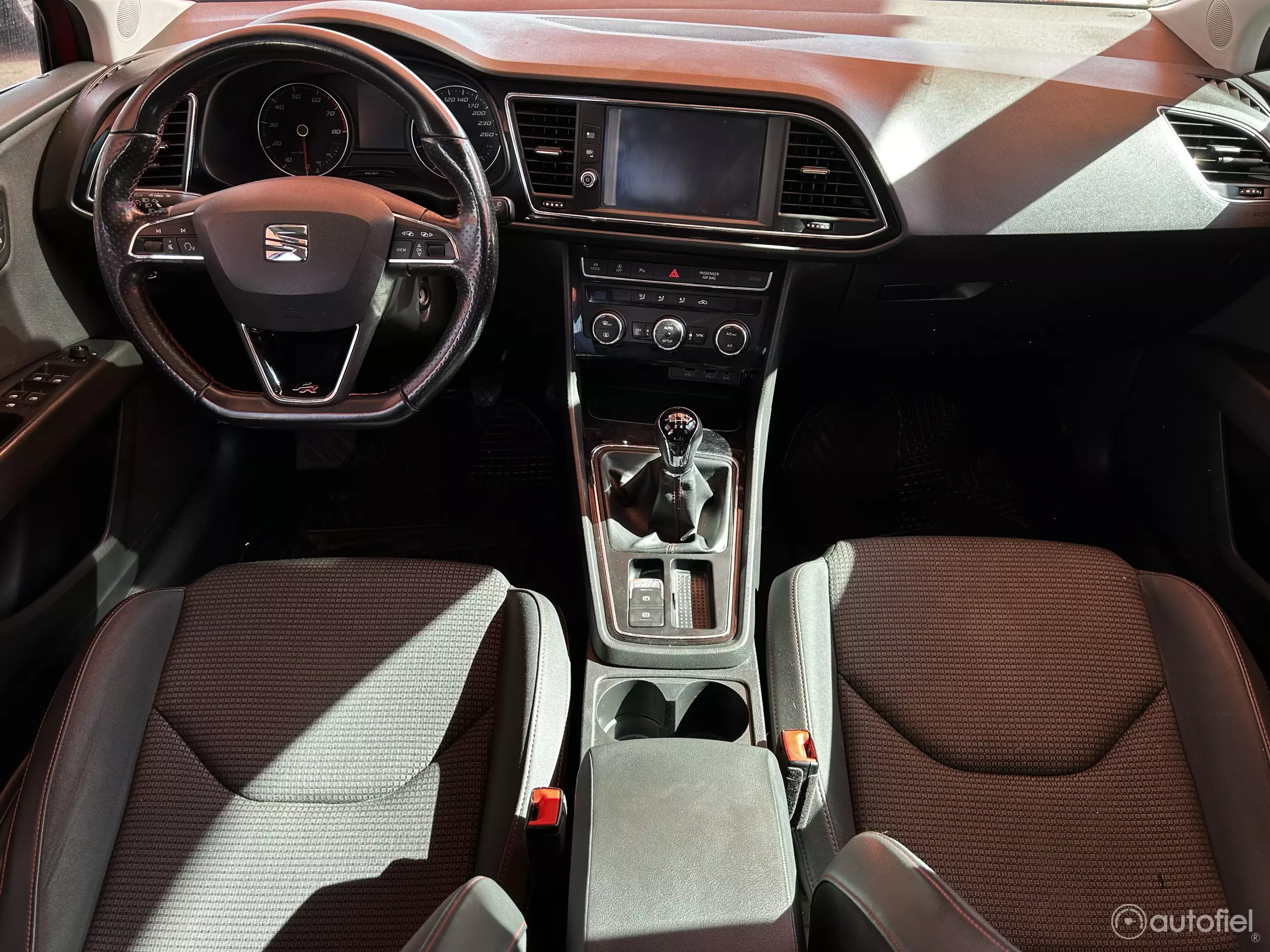 SEAT León