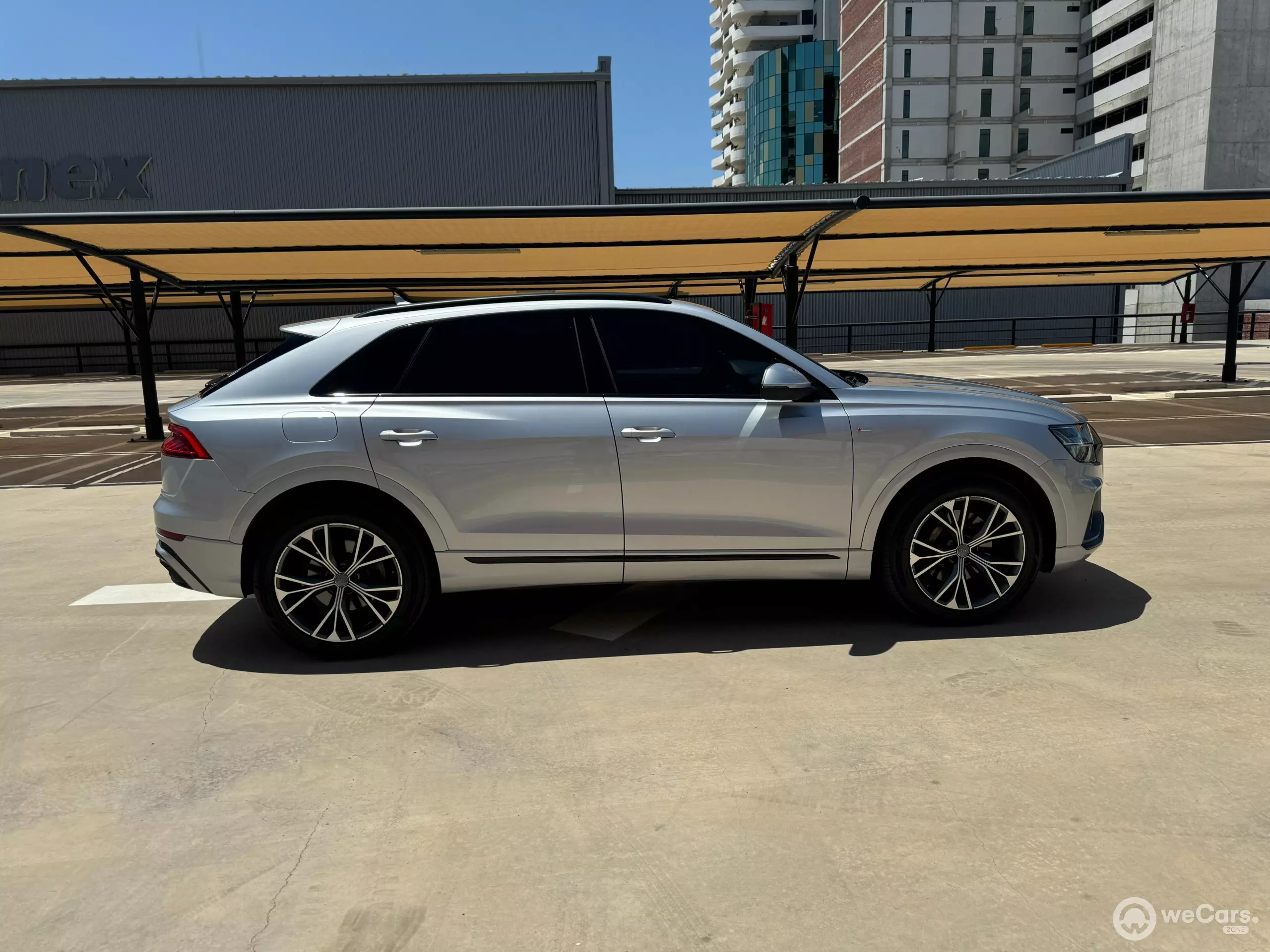 Audi Q8 Quattro VUD