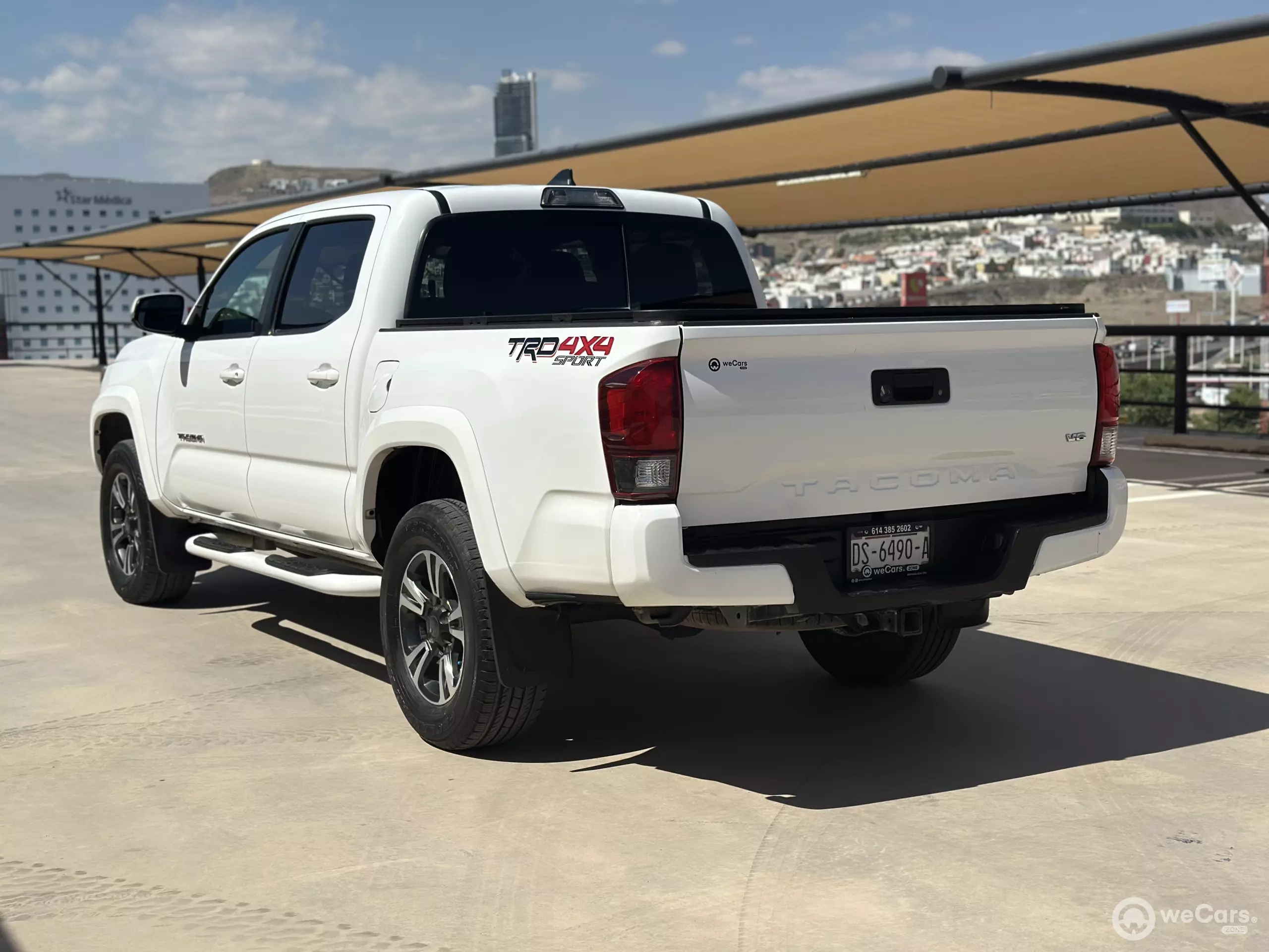 Toyota Tacoma Pick-Up