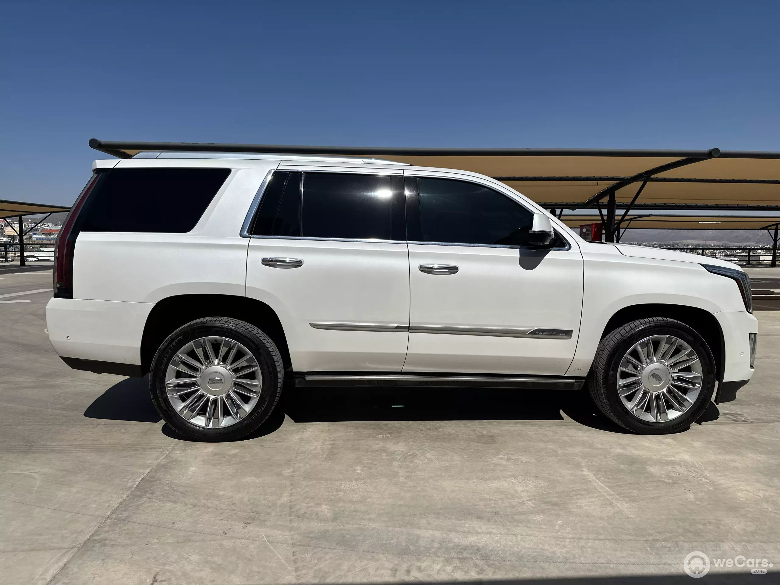 Cadillac Escalade VUD