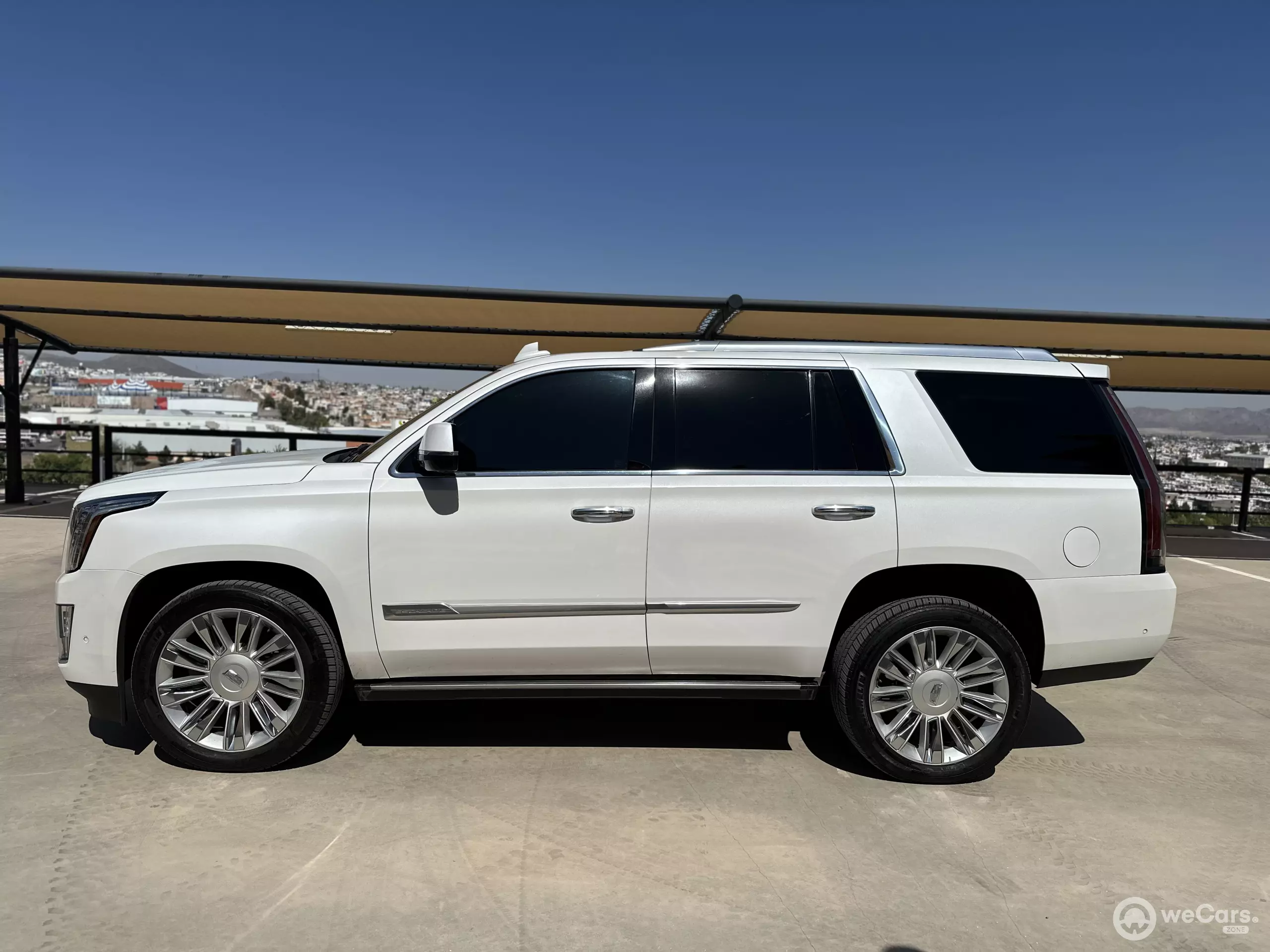 Cadillac Escalade VUD