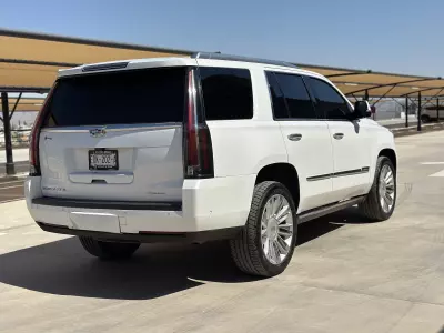 Cadillac Escalade VUD 2018