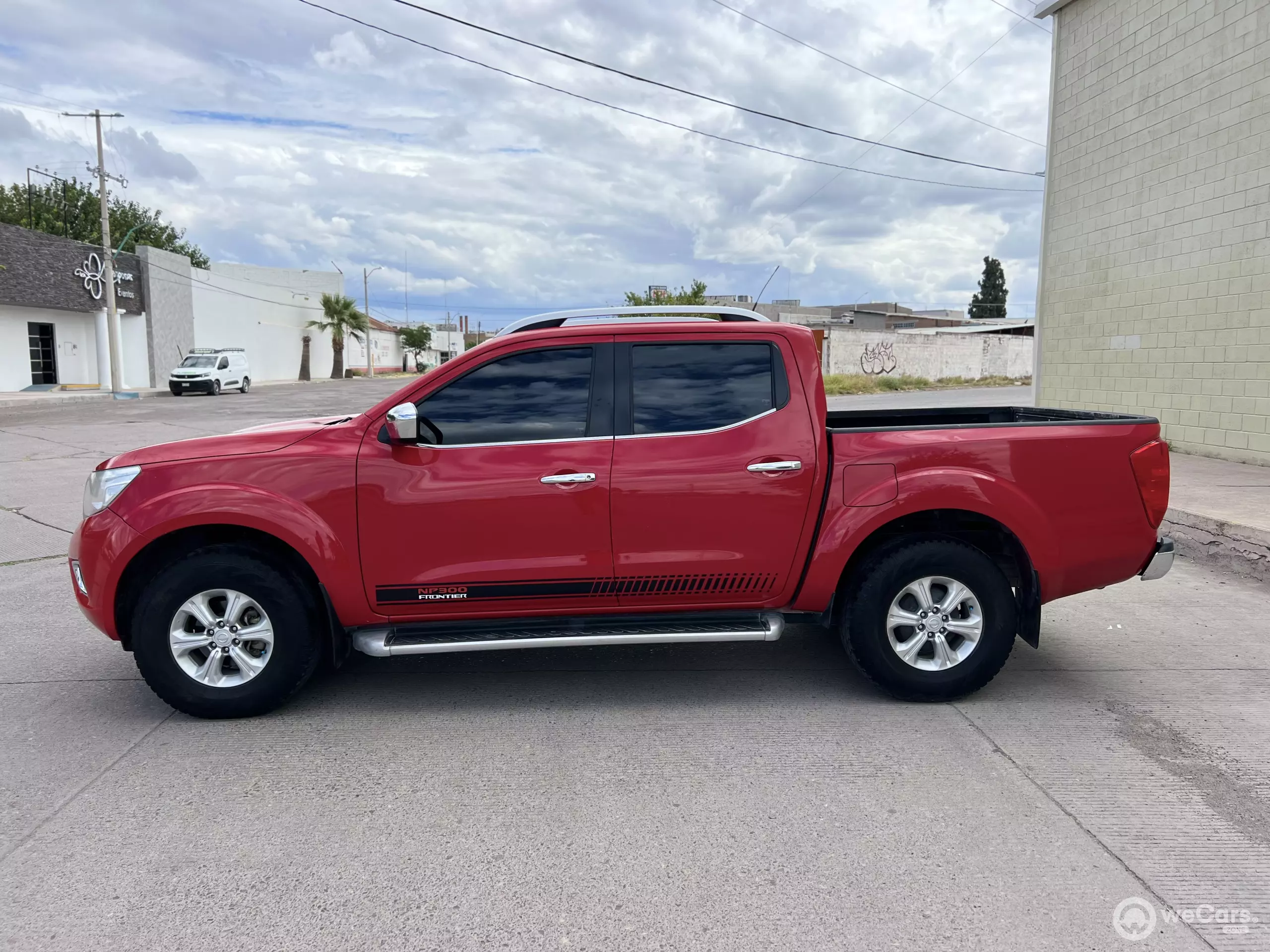 Nissan NP 300 Frontier Pick-Up