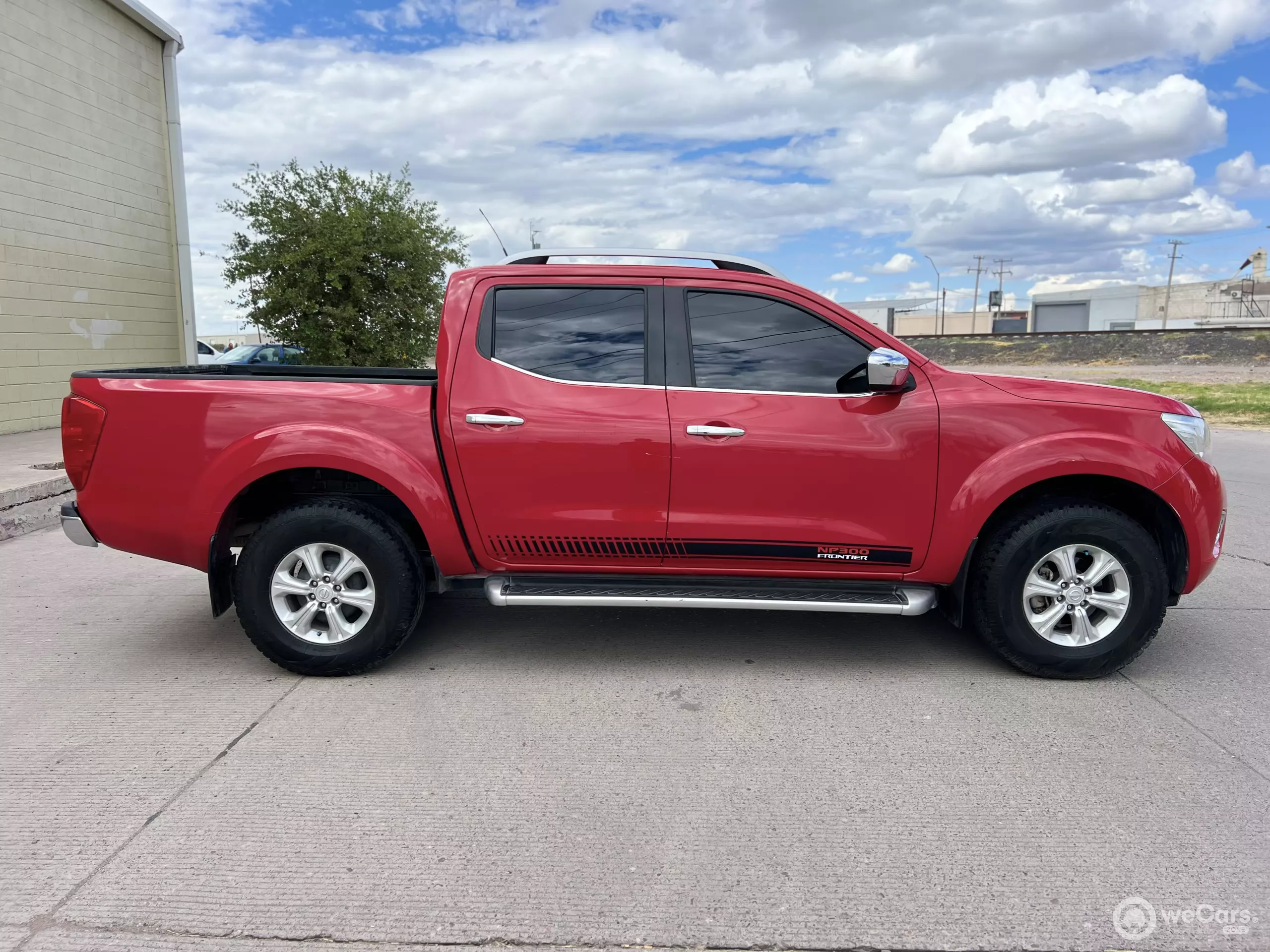 Nissan NP 300 Frontier Pick-Up