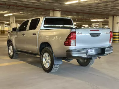 Toyota Hilux Pick-Up 2016