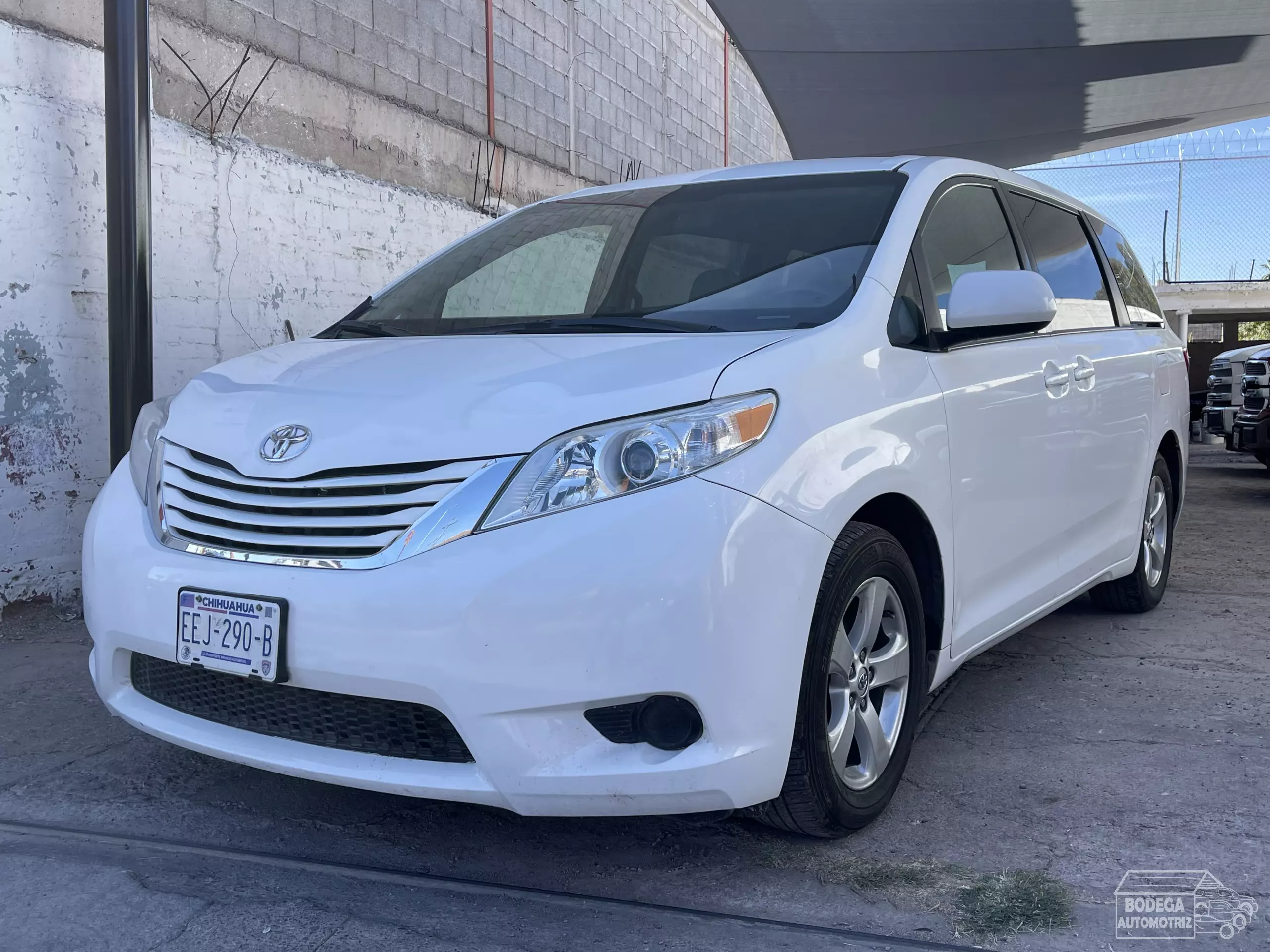 Toyota Sienna Minivan 2015