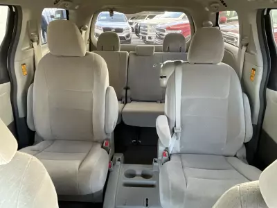 Toyota Sienna Minivan 2015