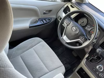 Toyota Sienna Minivan 2015