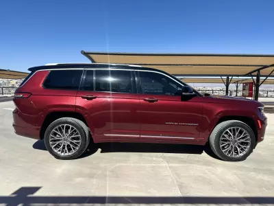 Jeep Grand Cherokee VUD 2022