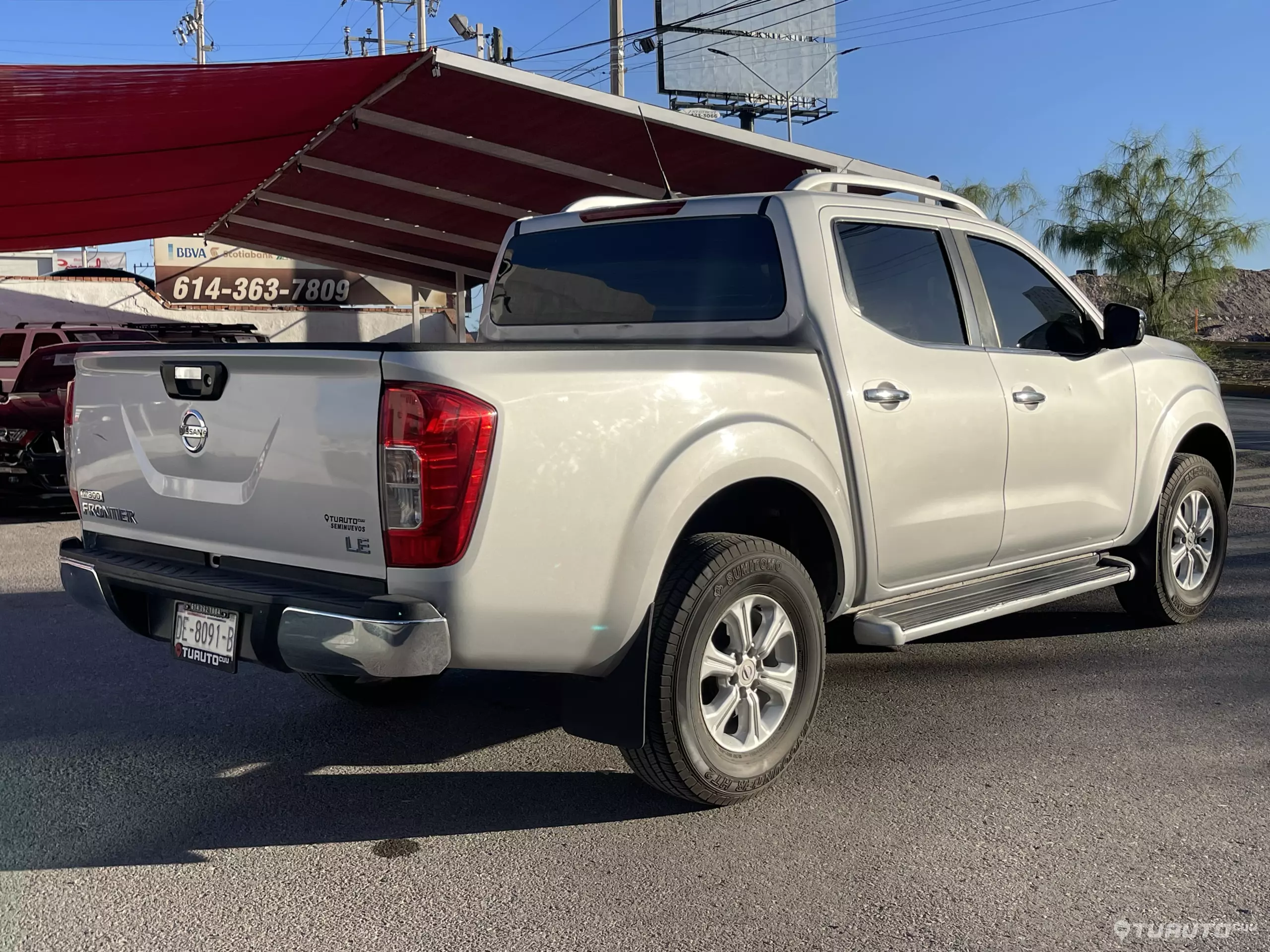 Nissan NP 300 Frontier Pick-Up