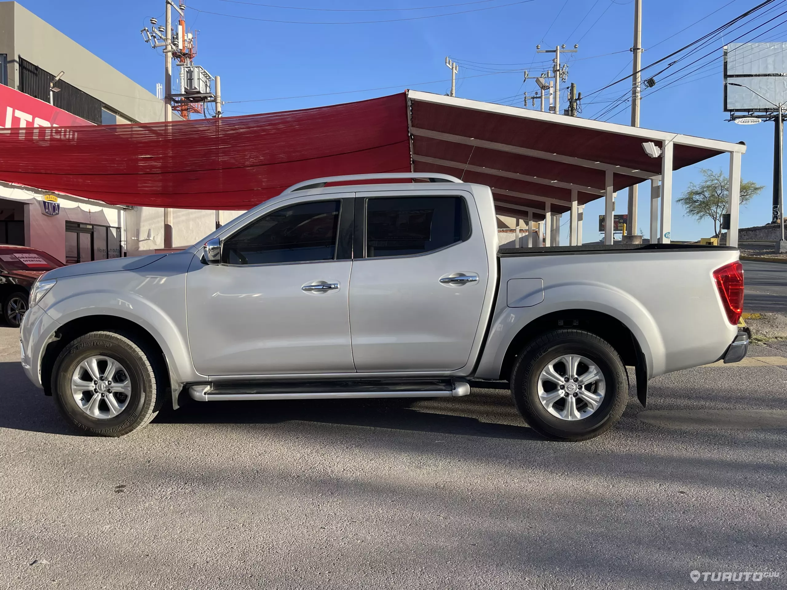 Nissan NP 300 Frontier Pick-Up