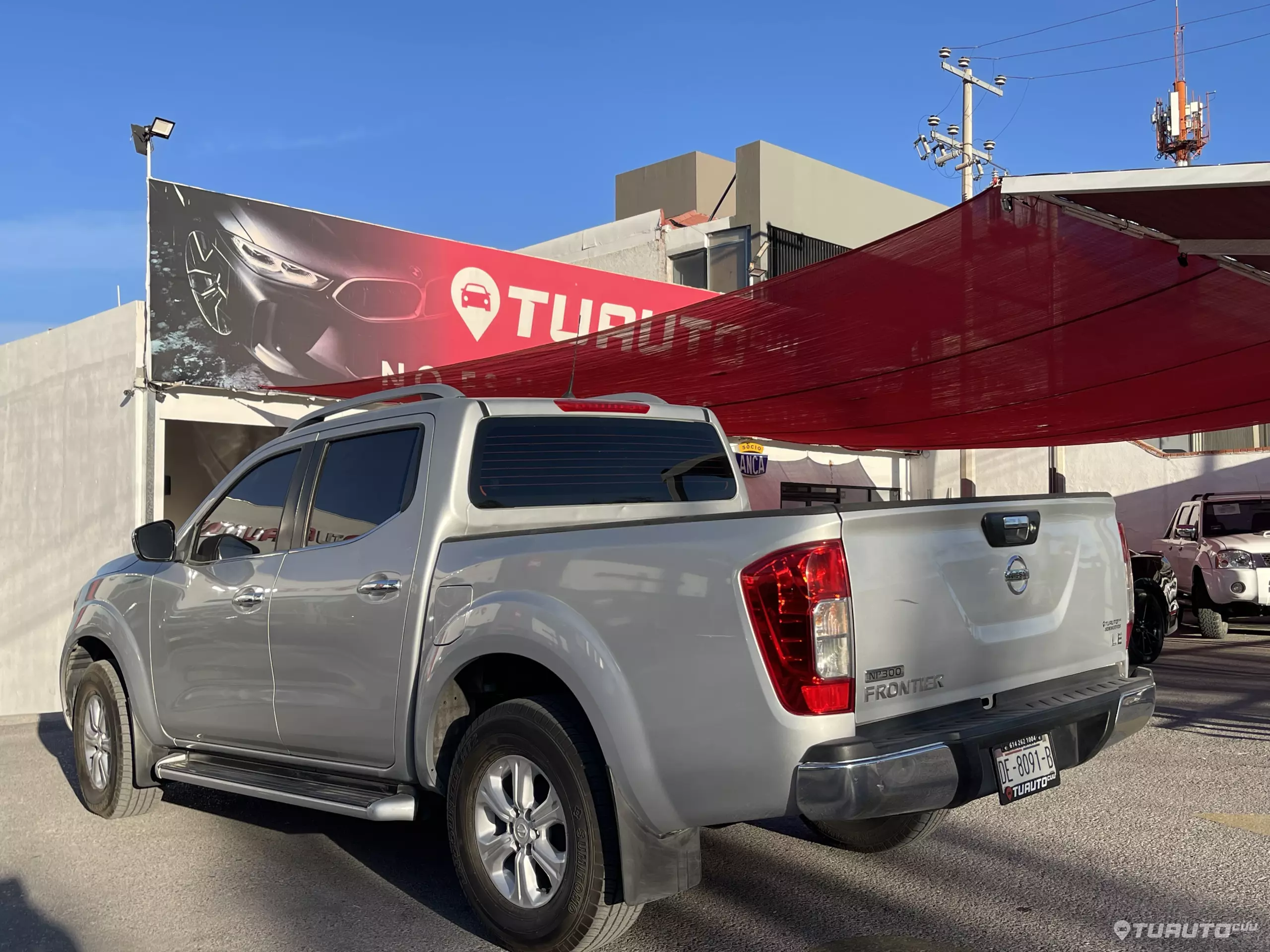 Nissan NP 300 Frontier Pick-Up