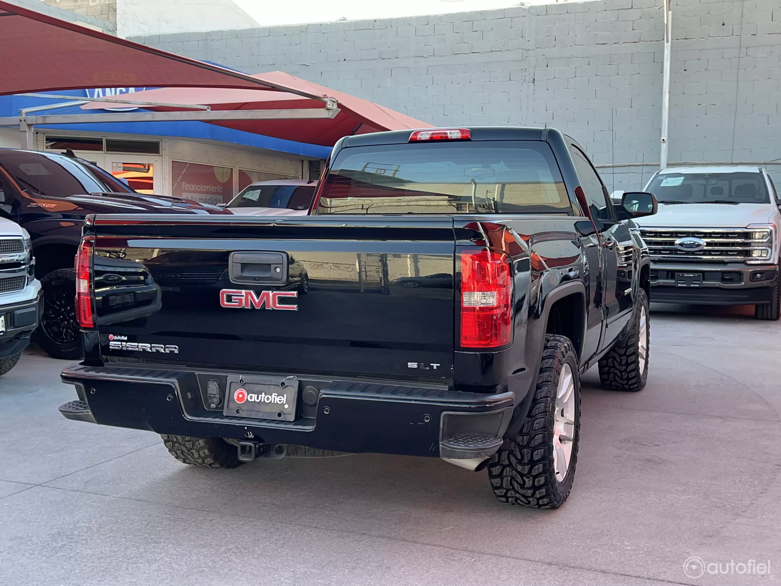 GMC Sierra Pick-Up