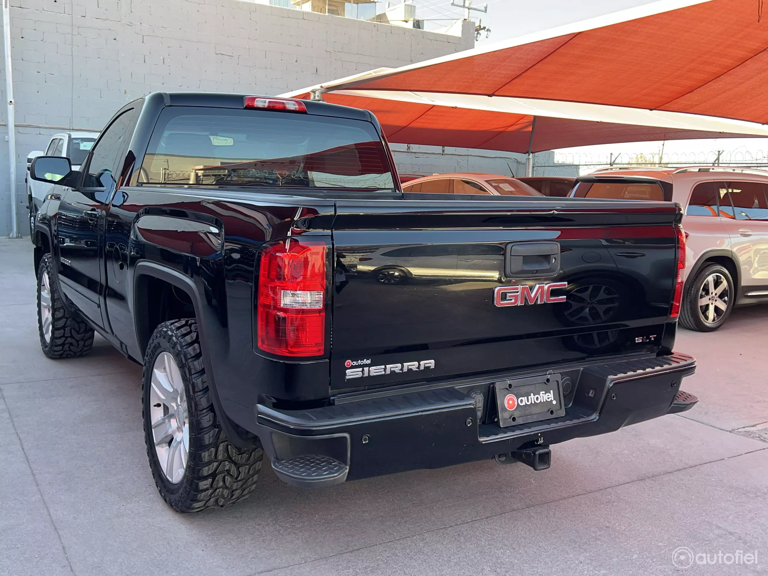 GMC Sierra Pick-Up