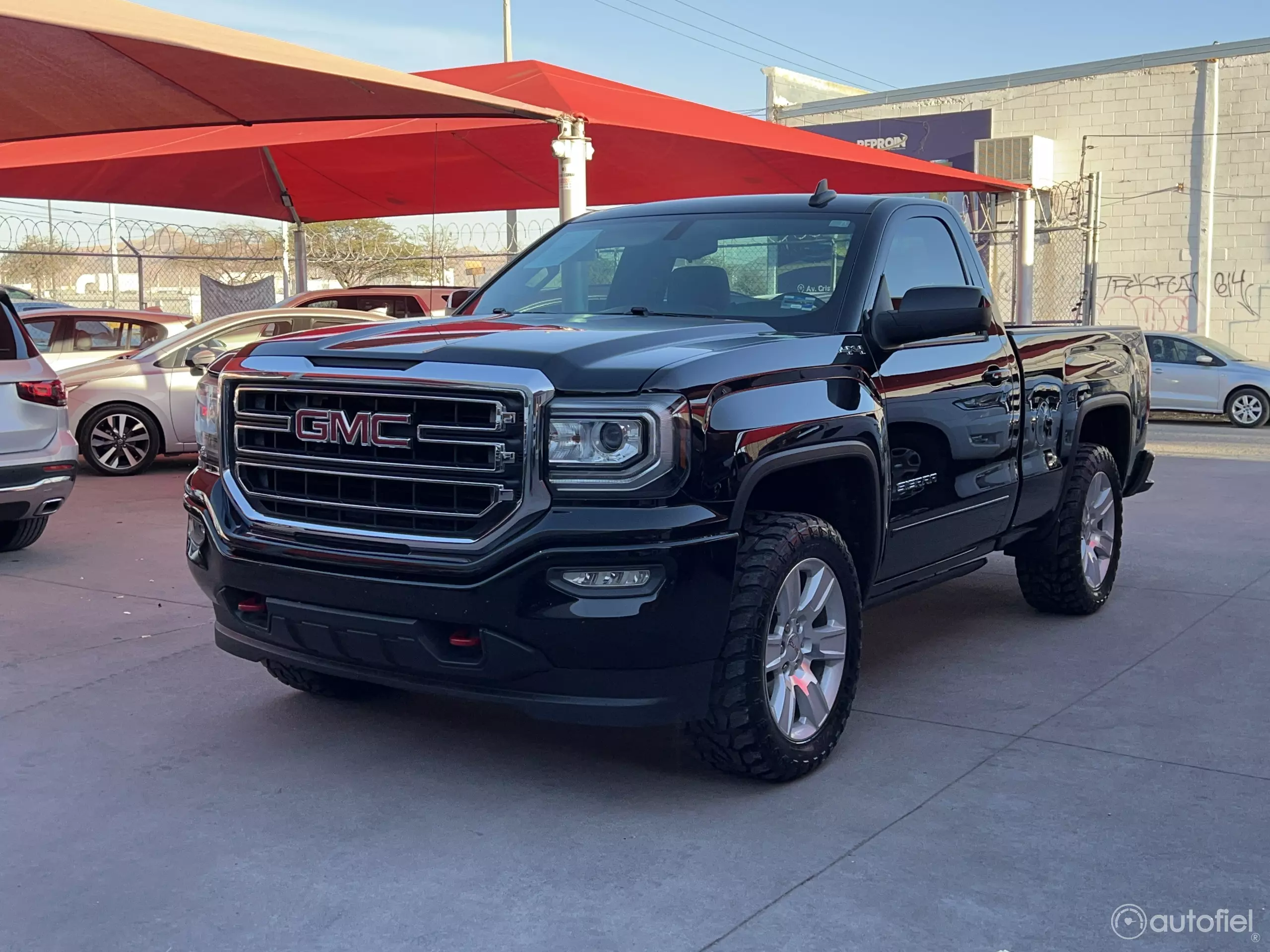 GMC Sierra Pick-Up