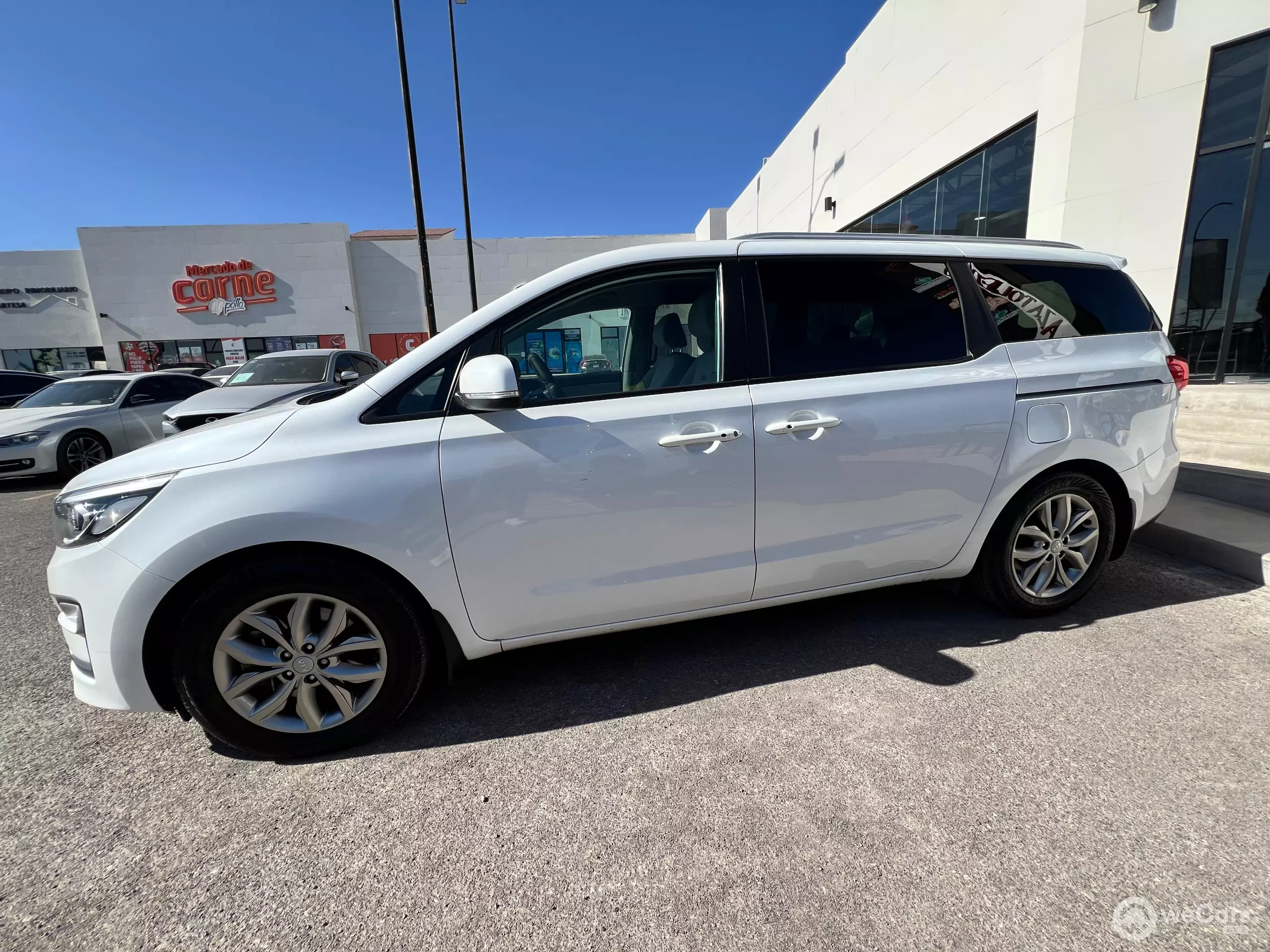 Kia Sedona Minivan