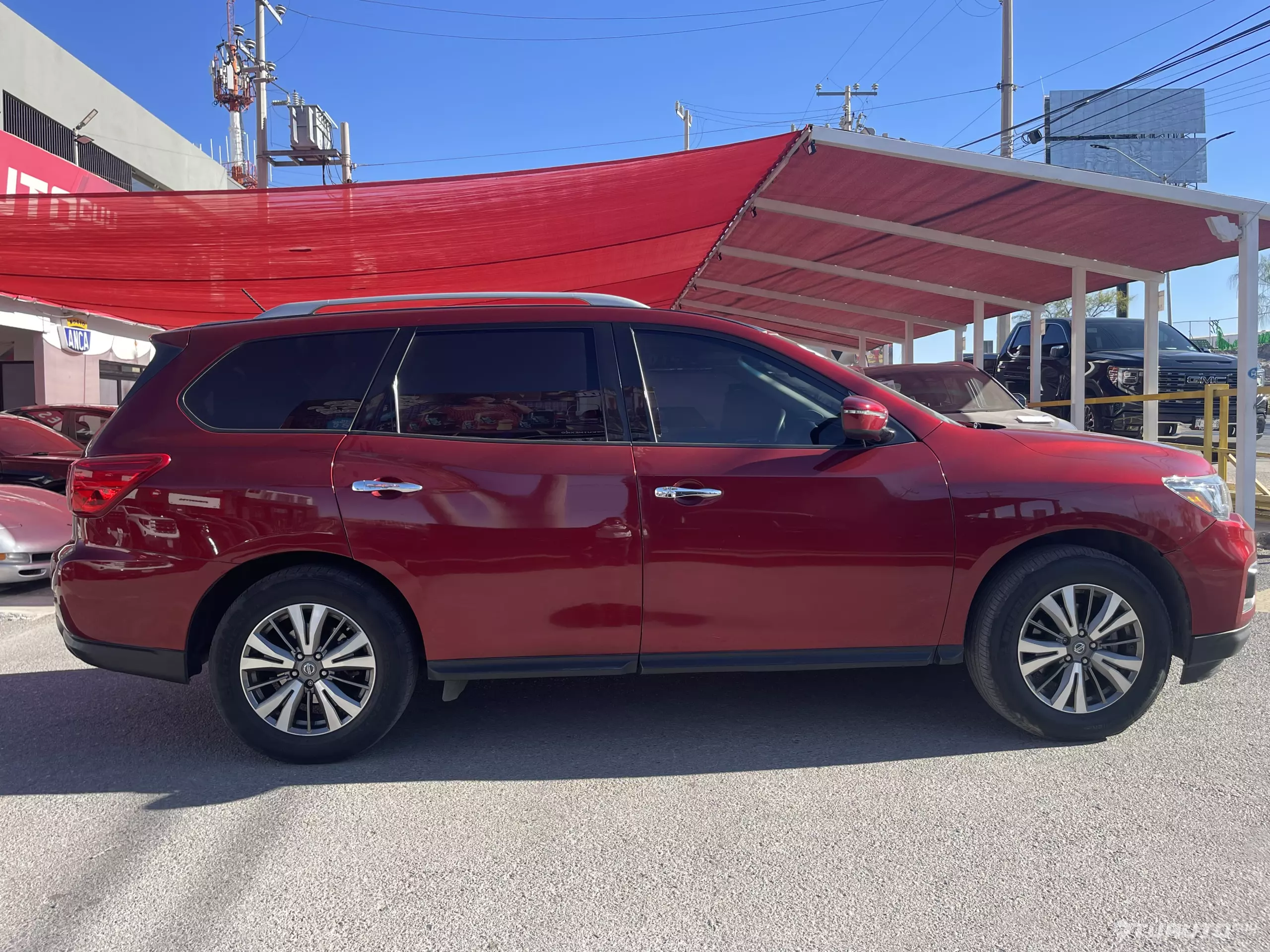 Nissan Pathfinder VUD