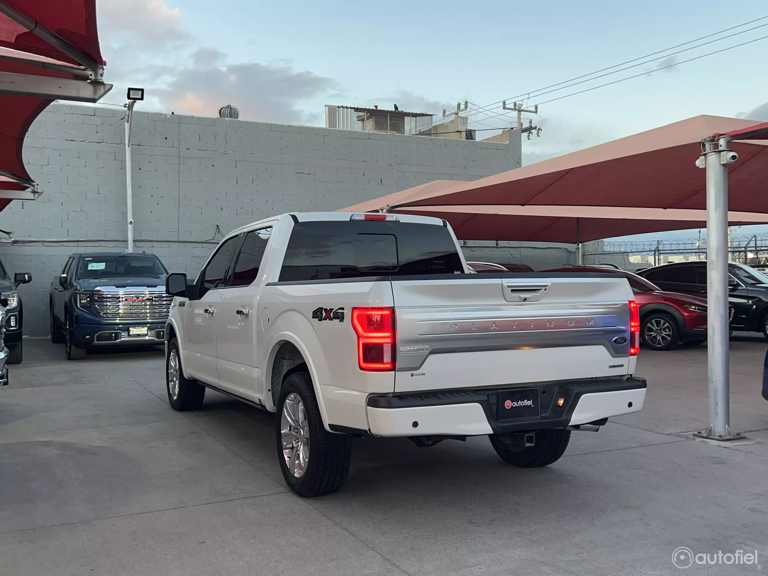 Ford Lobo Pick-Up