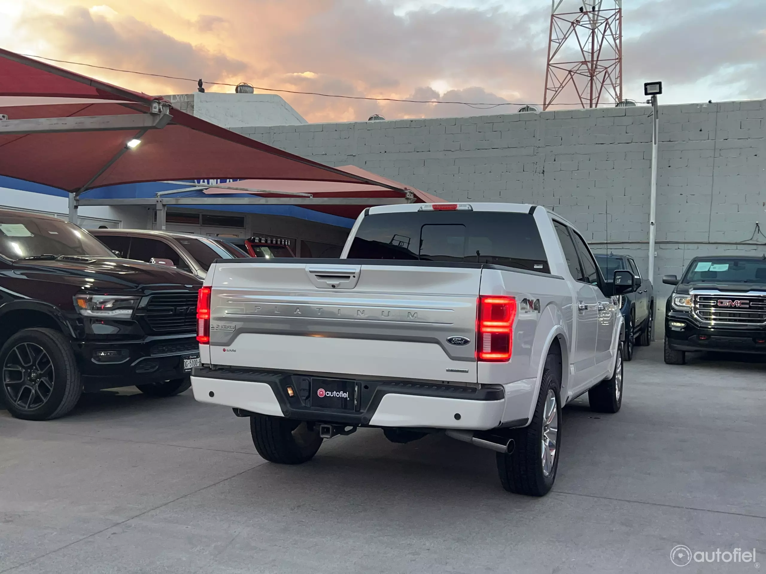 Ford Lobo Pick-Up