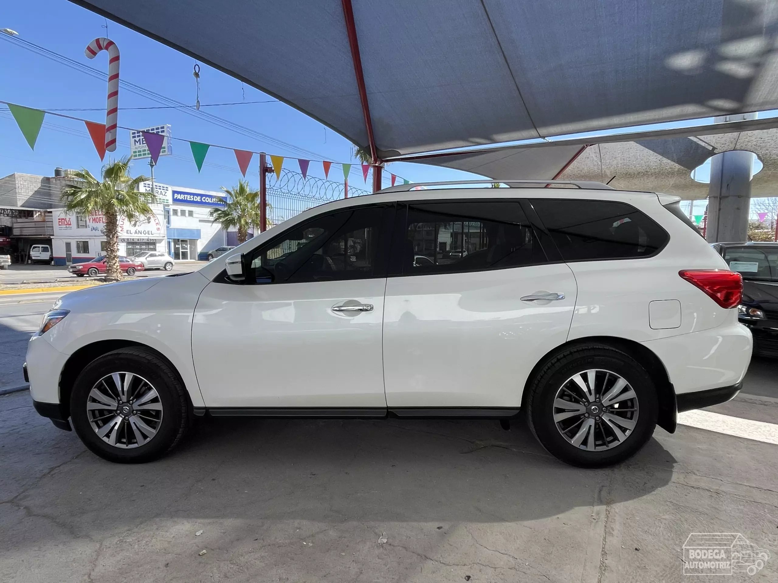 Nissan Pathfinder VUD