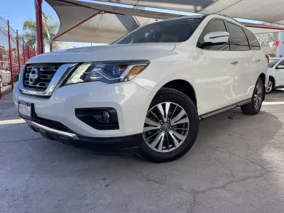 Nissan Pathfinder VUD 2018