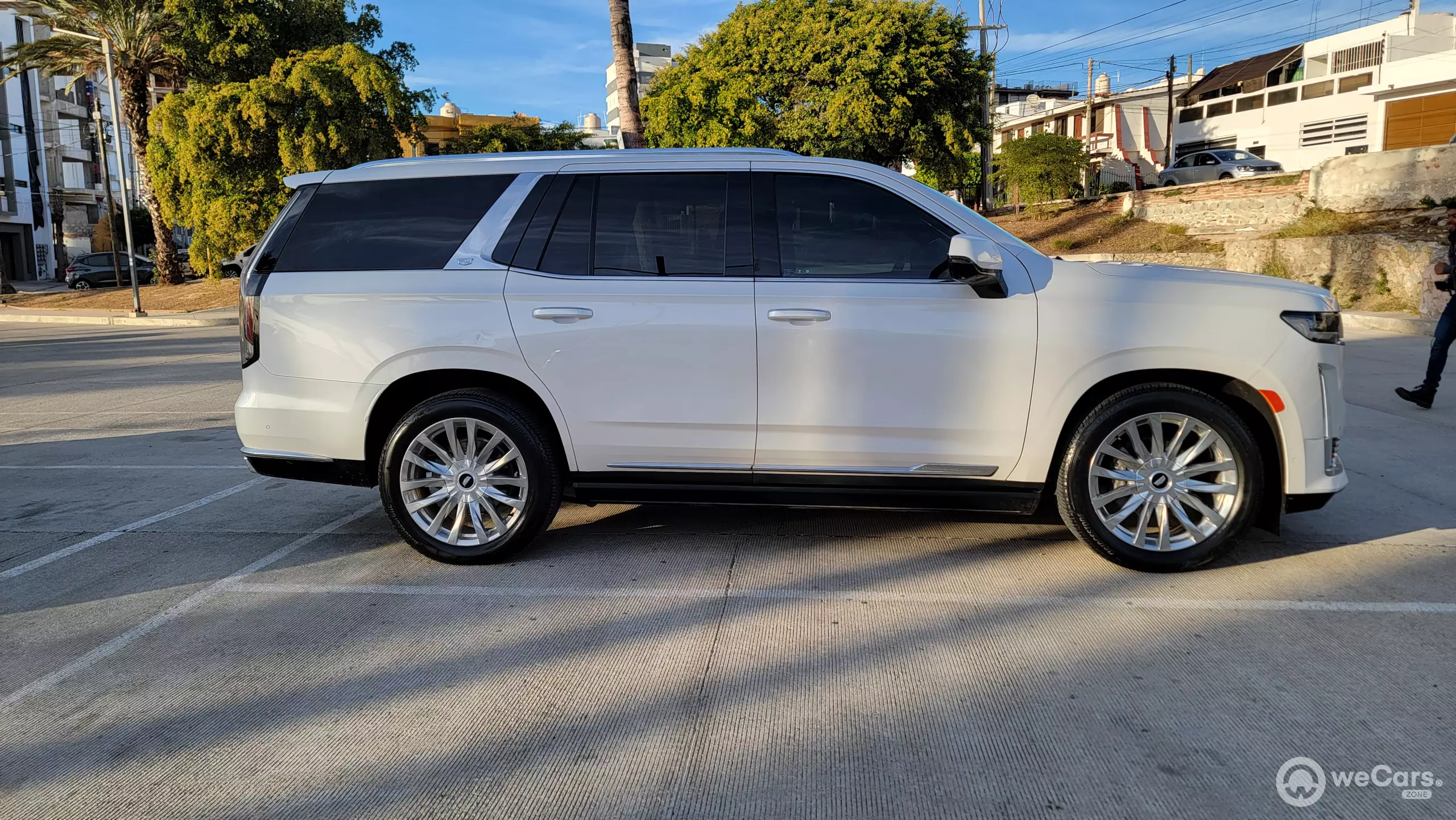 Cadillac Escalade VUD