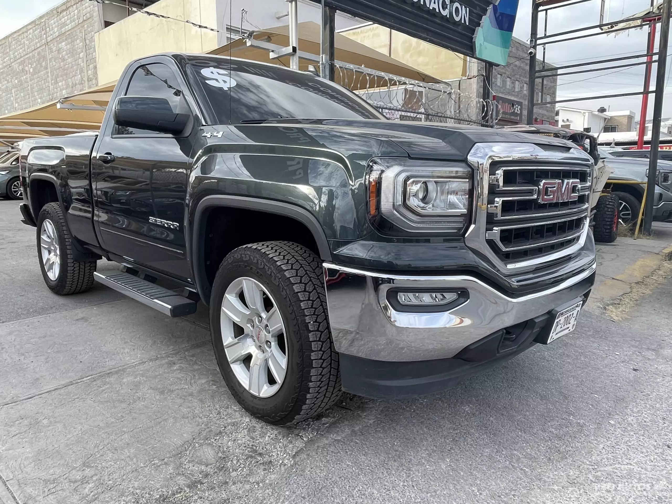 GMC Sierra Pick-Up 4x4