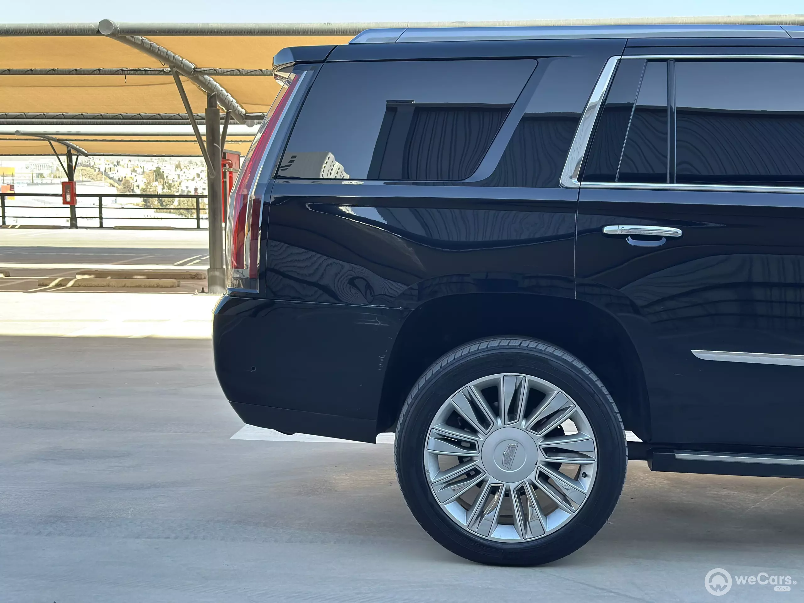 Cadillac Escalade VUD