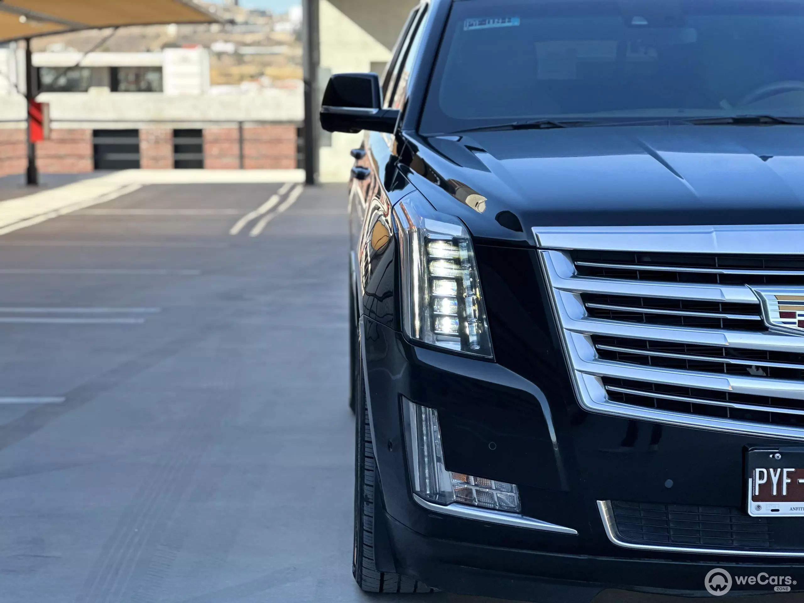 Cadillac Escalade VUD