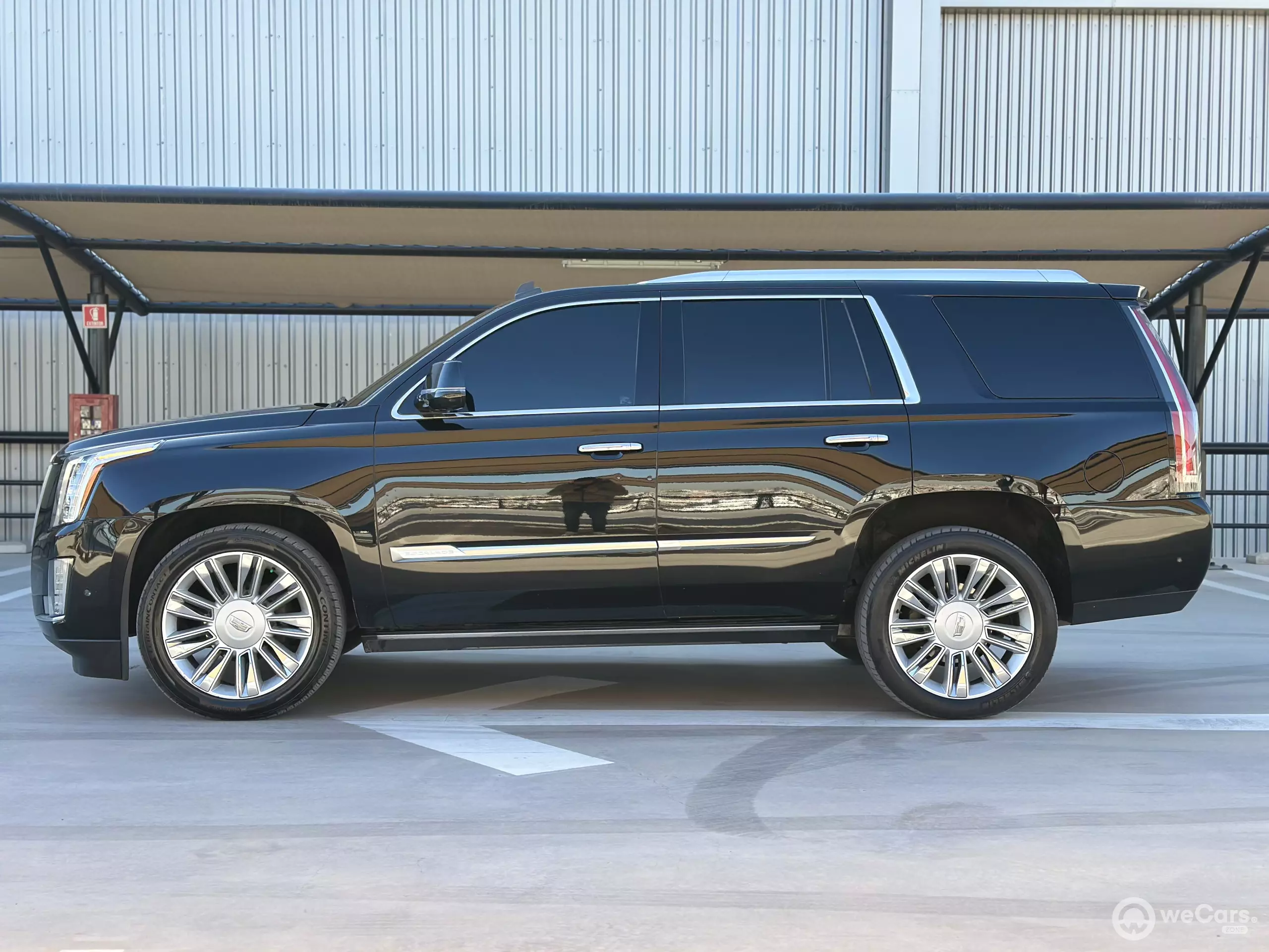 Cadillac Escalade VUD