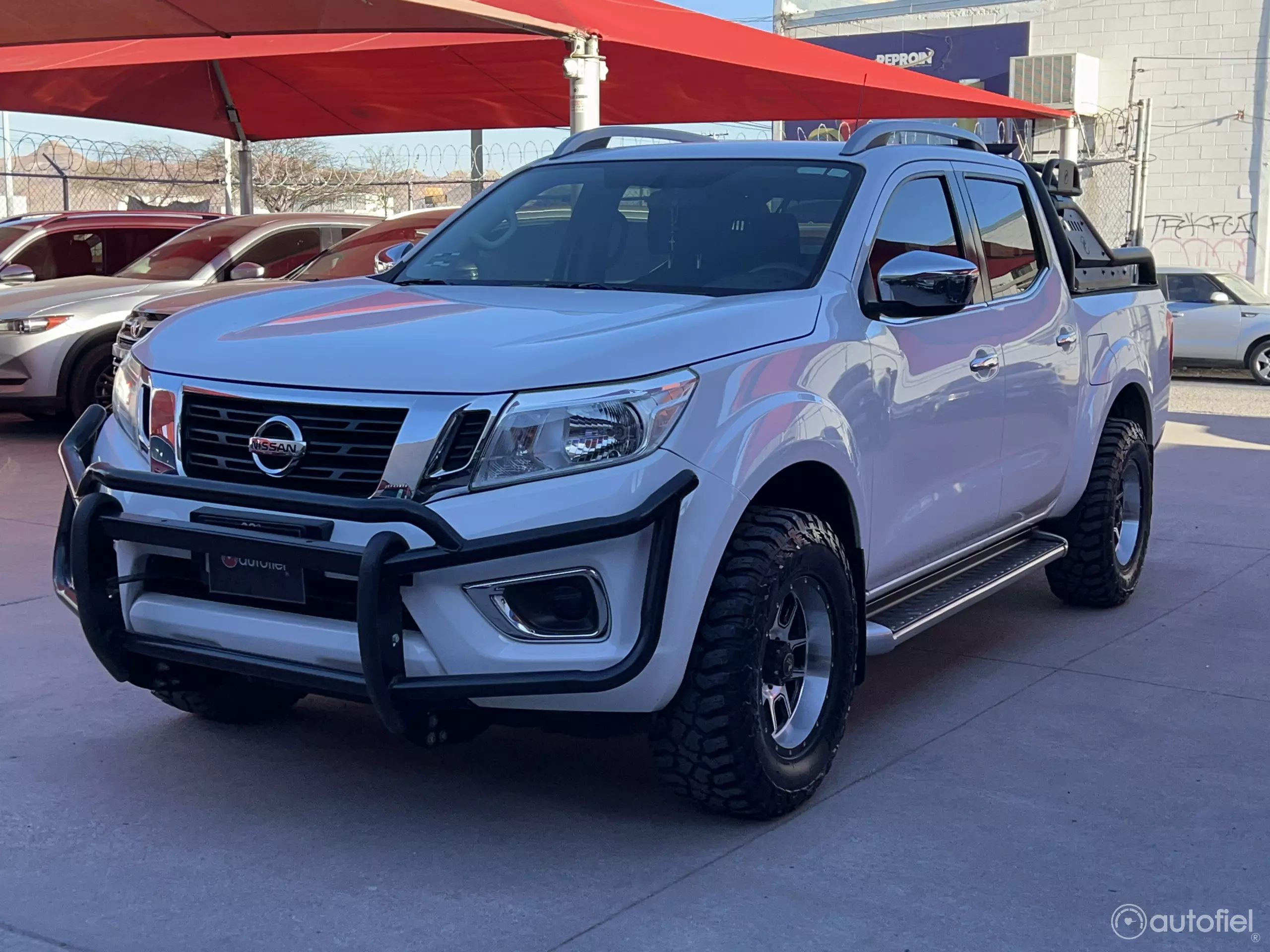 Nissan NP300 Frontier Pick-Up